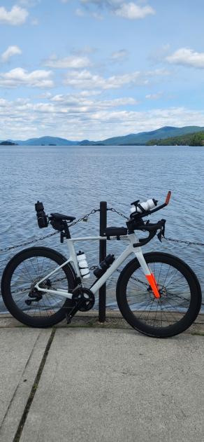 light-bicycle-ar56-disc-all-road-carbon-wheelset-installed-on-supersix-evo
