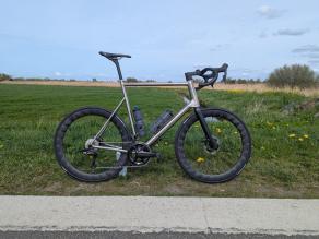 light-bicycle-ar56-disc-custom-braided-finish
