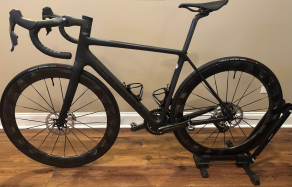 light-bicycle-ar565-disc-speed-hub-gen3-custom-carbon-spoke-build
