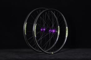 light-bicycle-en932-en732-carbon-mullet-wheelset-laced-to-customer-supplied-chris-king-hubs