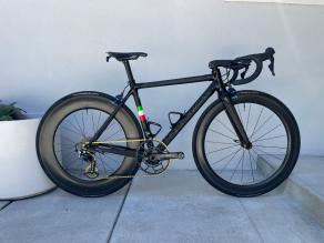 colnago-c60-road-race-bike-on-aero-carbon-wheels