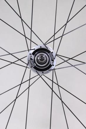 light-bicycle-r65-disc-dt-swiss-370-custom-road-bike-build
