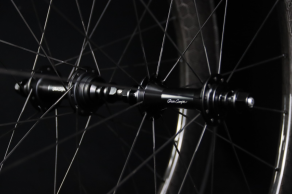 light-bicycle-r88-carbon-wheels-laced-to-gran-compe-sf-hubs