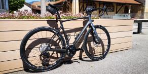 light-bicycle-turbo-40-disc-bike-carbon-wheel-installed-on-a-scott-bike