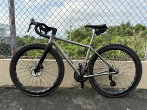 light-bicycle-turbo-50-disc-custom-carbon-fiber-wheels
