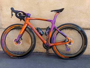 light-bicycle-airia-65-disc-on-pinarello-pronce-fx