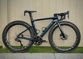 light-bicycle-turbo-65-disc-review-efortless-speed-and-custom-precision