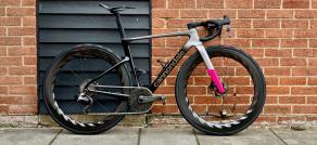 light-bicycle-turbo-65-disc-custom-carbon-wheels-laced-to-dt-swiss-180-hubs-alpina-spokes