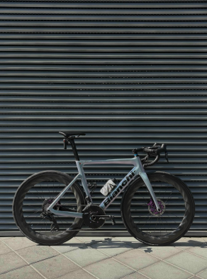 light-bicycle-turbo-65-disc-pace-hub-build-on-a-bianchi-bike