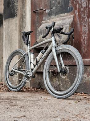 wg55-carbon-gravel-wheels-paired-with-schwalbe-g-one-rs-pro-tires-