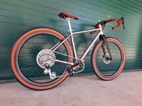 titanium-650b-gravel-bike-lightbicycle-wheels