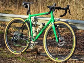 light-bicycle-wr35-disc-wide-road-carbon-wheelset-installed-on-a-karaban-bike