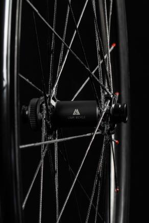 light-bicycle-xc930-plus-review-featherweight-trail-dominator