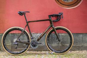 time-adhx-with-light-bicycle-ar565-customized-carbon-wheels